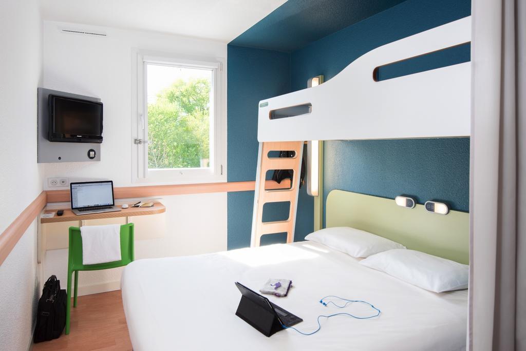 Ibis Budget Rennes Route De Saint Malo Montgermont Exterior photo